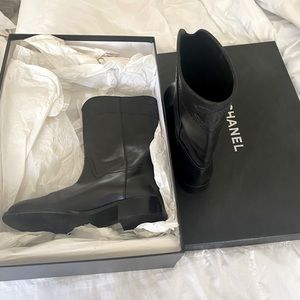 COPY - CHANEL Boots never worn